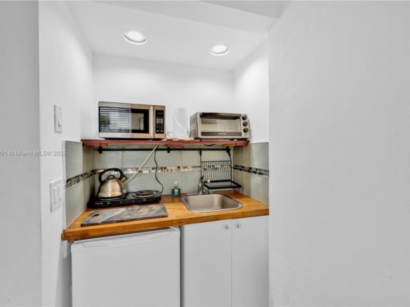 255 W 24th St # 136, Miami Beach FL 33140 — #A11787991