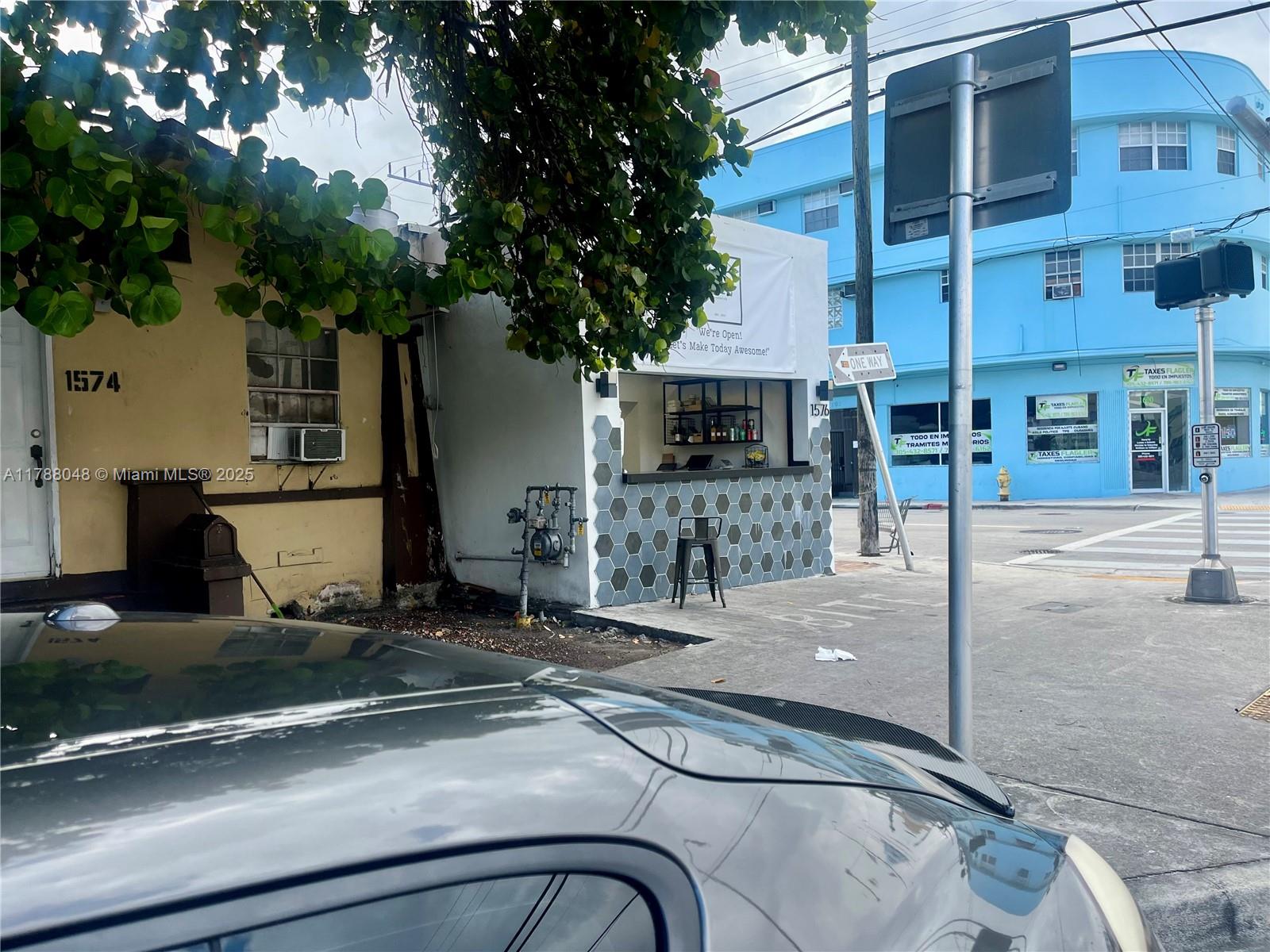 f3b61b38-4783 1574 SW 1st St, Miami FL 33135 — #A11788048