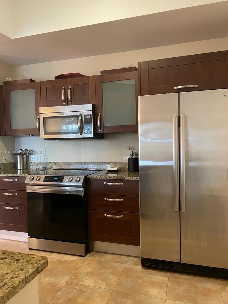 f3b61b38-4802 20000 E Country Club Dr # 405, Aventura FL 33180 — #A11789367