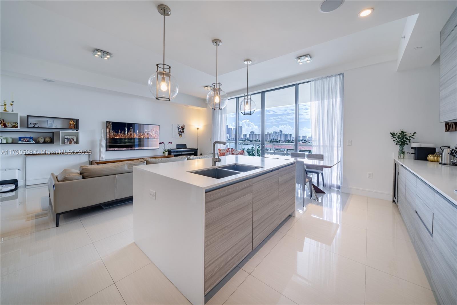 f3b61b38-4822 3250 NE 188th St # 606, Aventura FL 33180 — #A11790508
