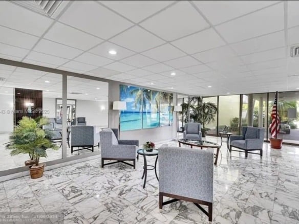 4400 Hillcrest Dr # B, Hollywood FL 33021 — #A11794943