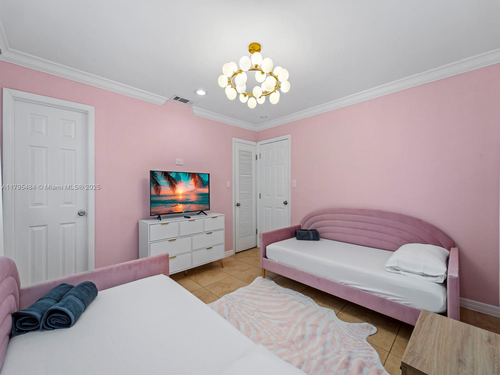 f3b61b38-4906 1761 NE 52nd St # 2, Fort Lauderdale FL 33334 — #A11795484