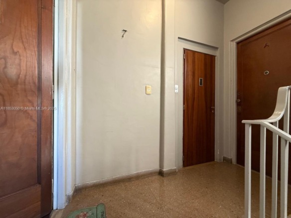 128 Bernardo de Irigoyen Montserrat # 7, FL 128 — #A11853050
