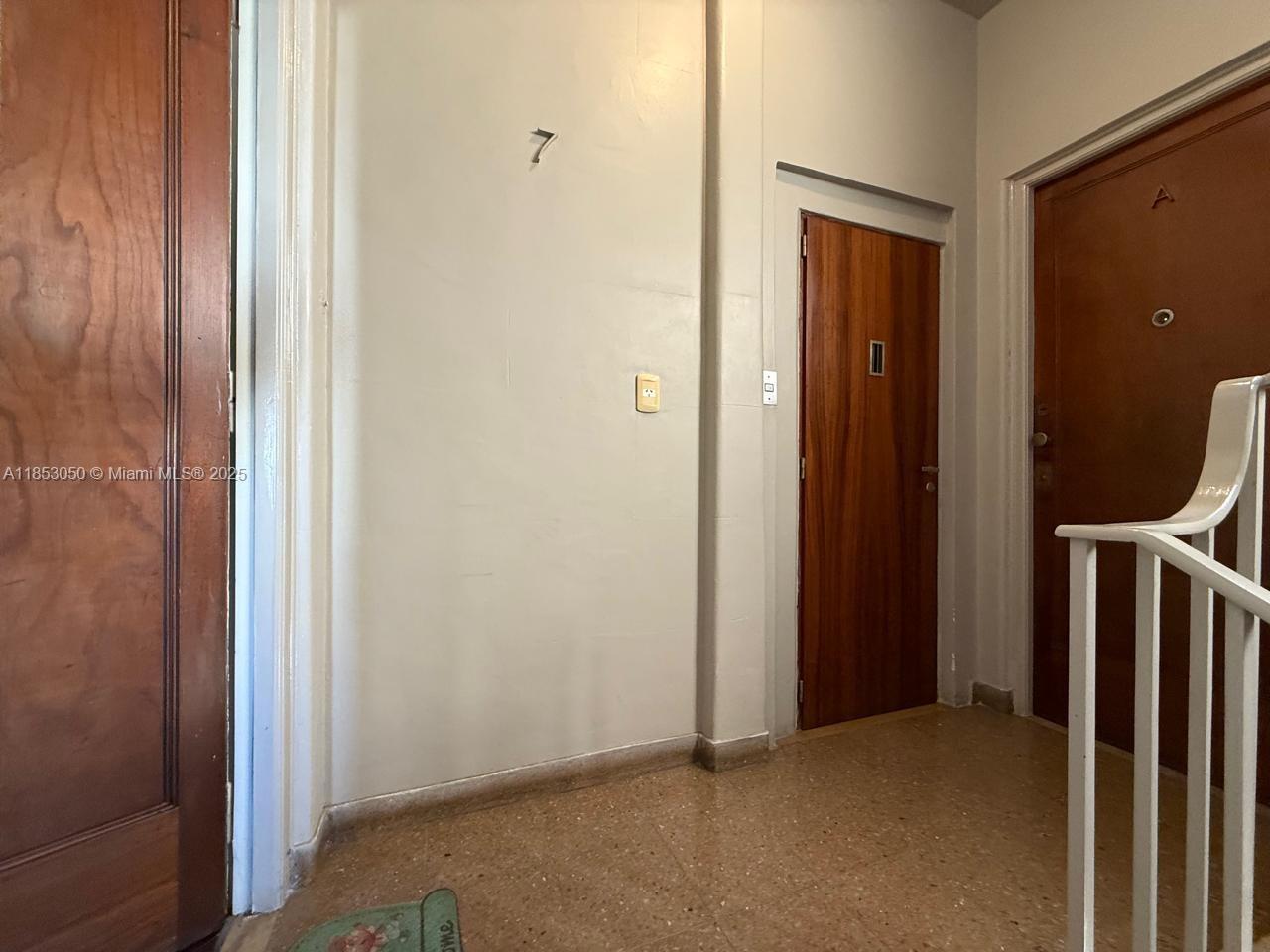 f3b61b38-491 128 Bernardo de Irigoyen Montserrat # 7, FL 128 — #A11853050