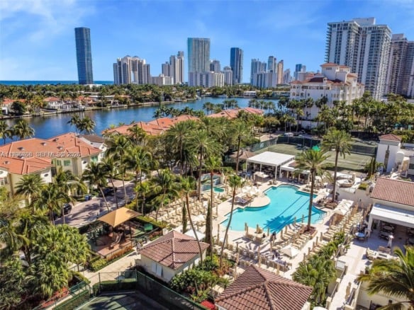 20165 NE 39 PL # 403, Aventura FL 33180 — #A11796868