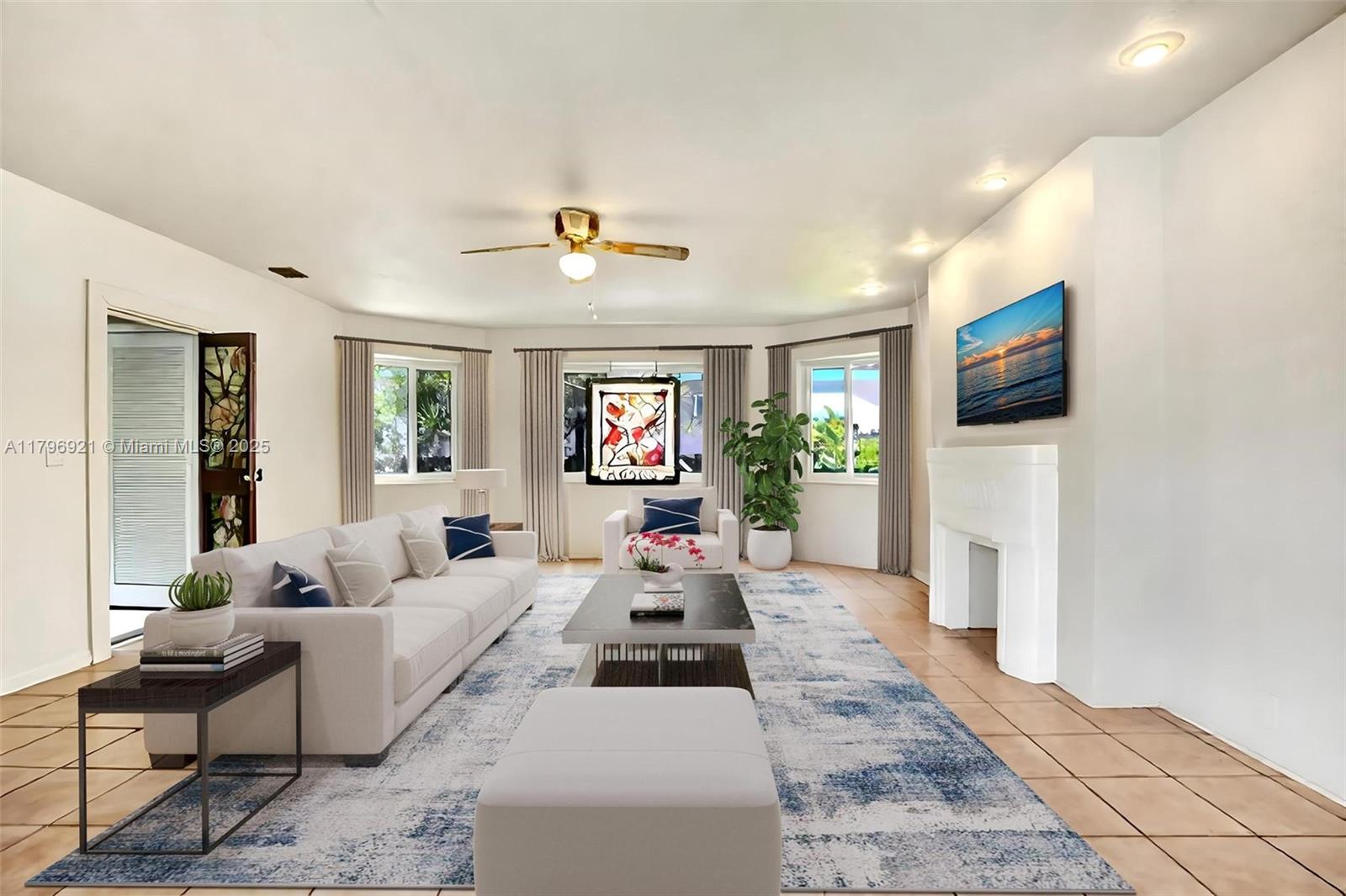 f3b61b38-4935 326 S 14th Ave, Hollywood FL 33020 — #A11796921