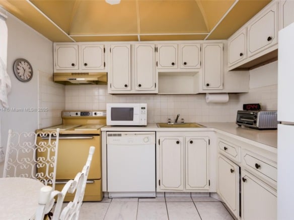 1005 Country Club Dr # 307, Margate FL 33063 — #A11796914