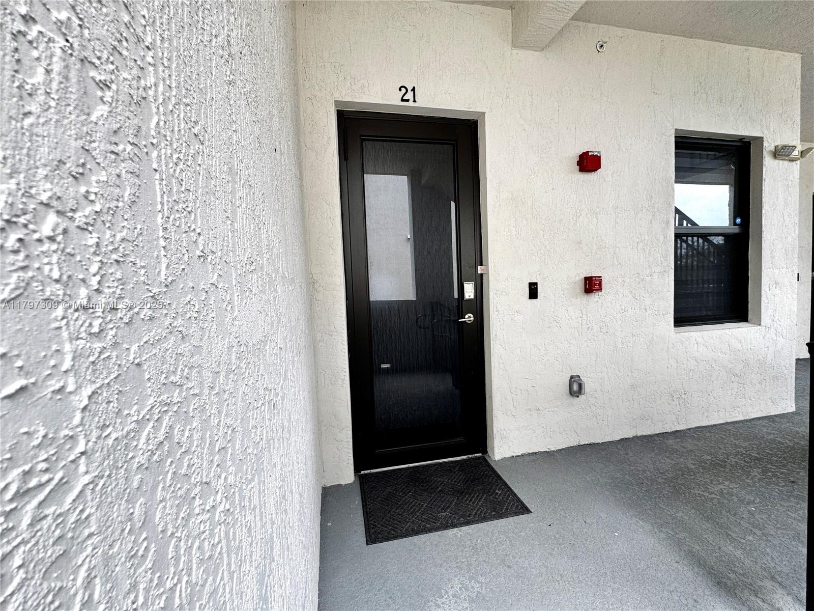 f3b61b38-4946 8175 NW 104th Ave # 21, Doral FL 33178 — #A11797309