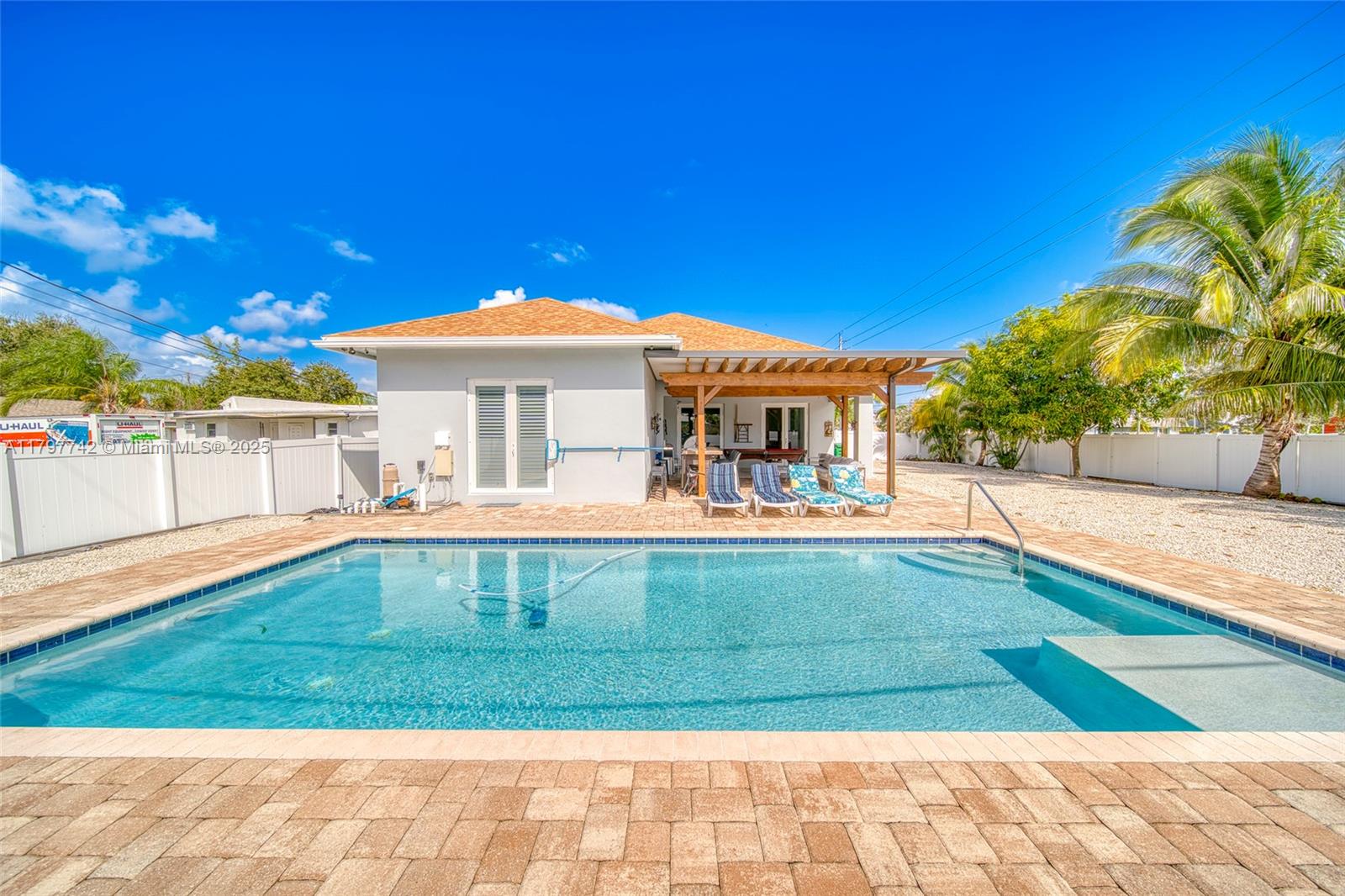 207 SW 11th St, Dania Beach FL 33004 — #A11797742