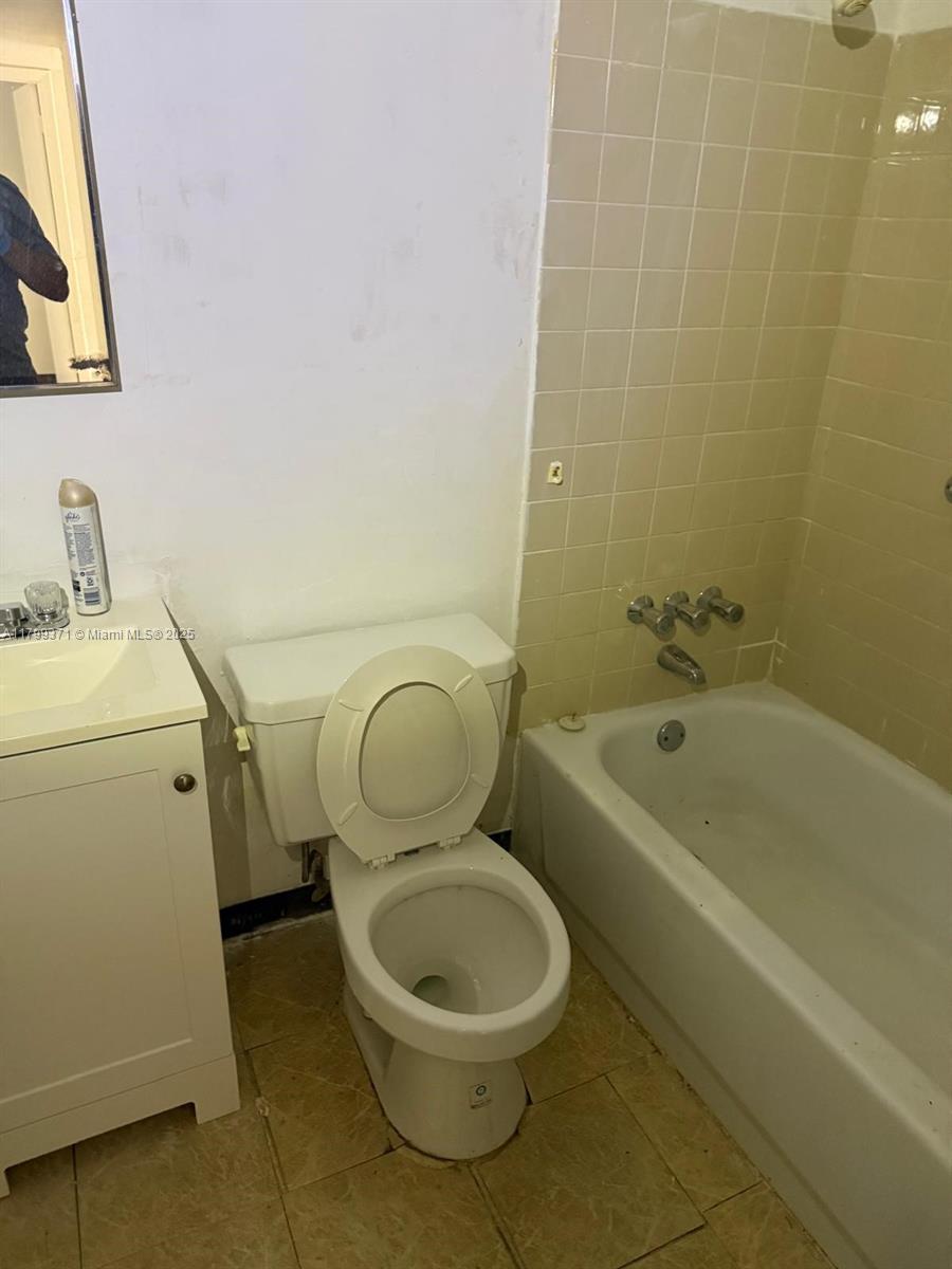 f3b61b38-4992 1600 NW 4th Ave # 16A, Miami FL 33136 — #A11799371