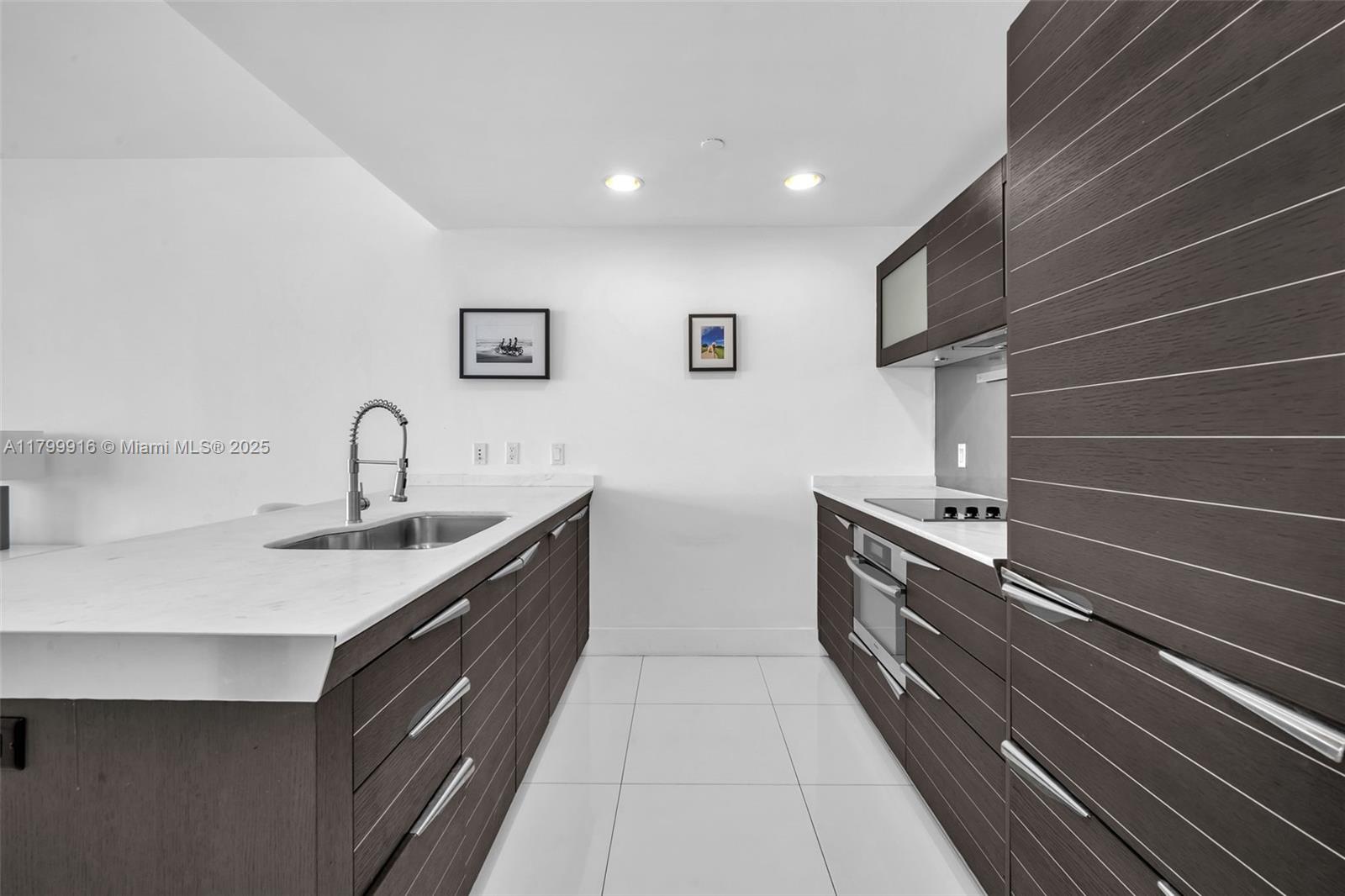 f3b61b38-5005 200 Biscayne Boulevard Way # 4012, Miami FL 33131 — #A11799916