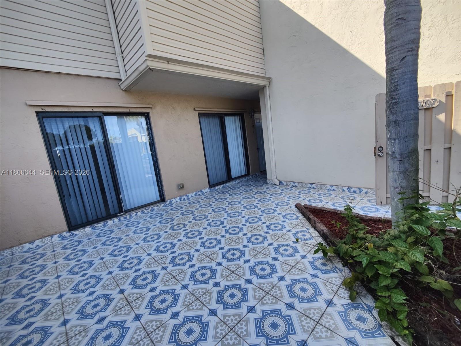 f3b61b38-5017 616 Executive Center Dr # 107, West Palm Beach FL 33401 — #A11800644