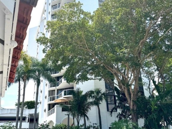 3610 Yacht Club Dr # 810, Aventura FL 33180 — #A11801588