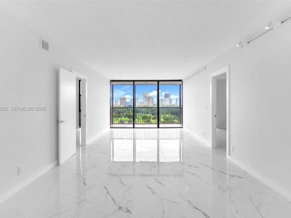 20335 W Country Club Dr # 1108, Aventura FL 33180 — #A11801950