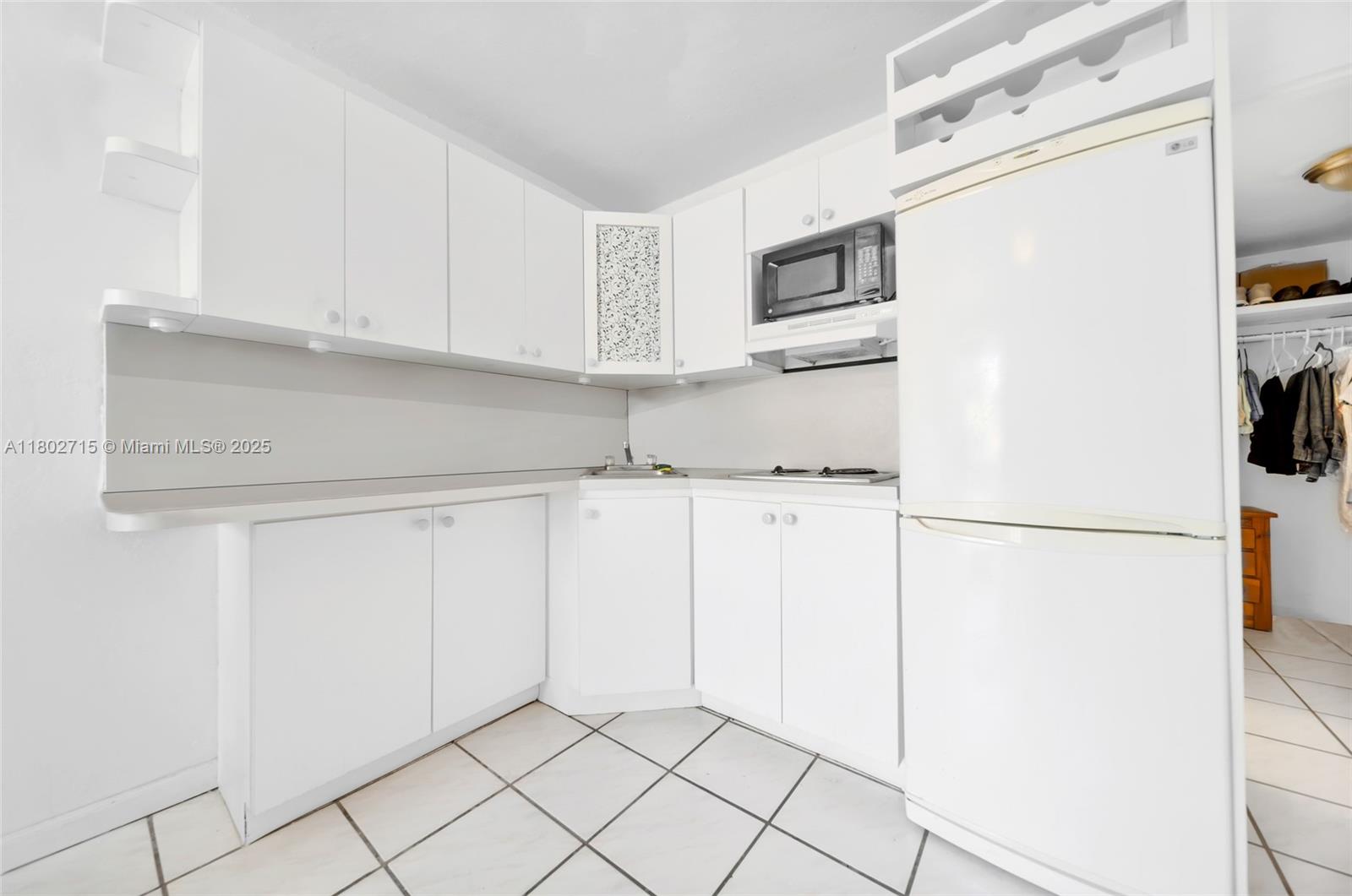 f3b61b38-5059 6484 Indian Creek Dr # 202, Miami Beach FL 33141 — #A11802715