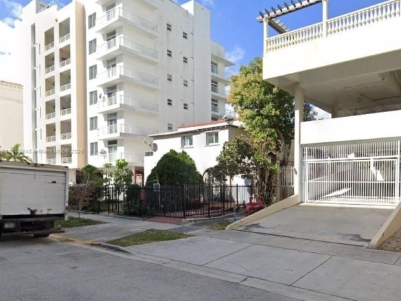 437 NE 30th St, Miami FL 33137 — #A11803248