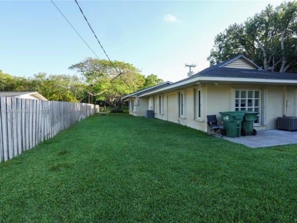 8125 SW 120th St, Pinecrest FL 33156 — #A11804478