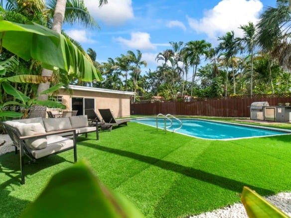 2708 Cleveland St, Hollywood FL 33020 — #A11804795
