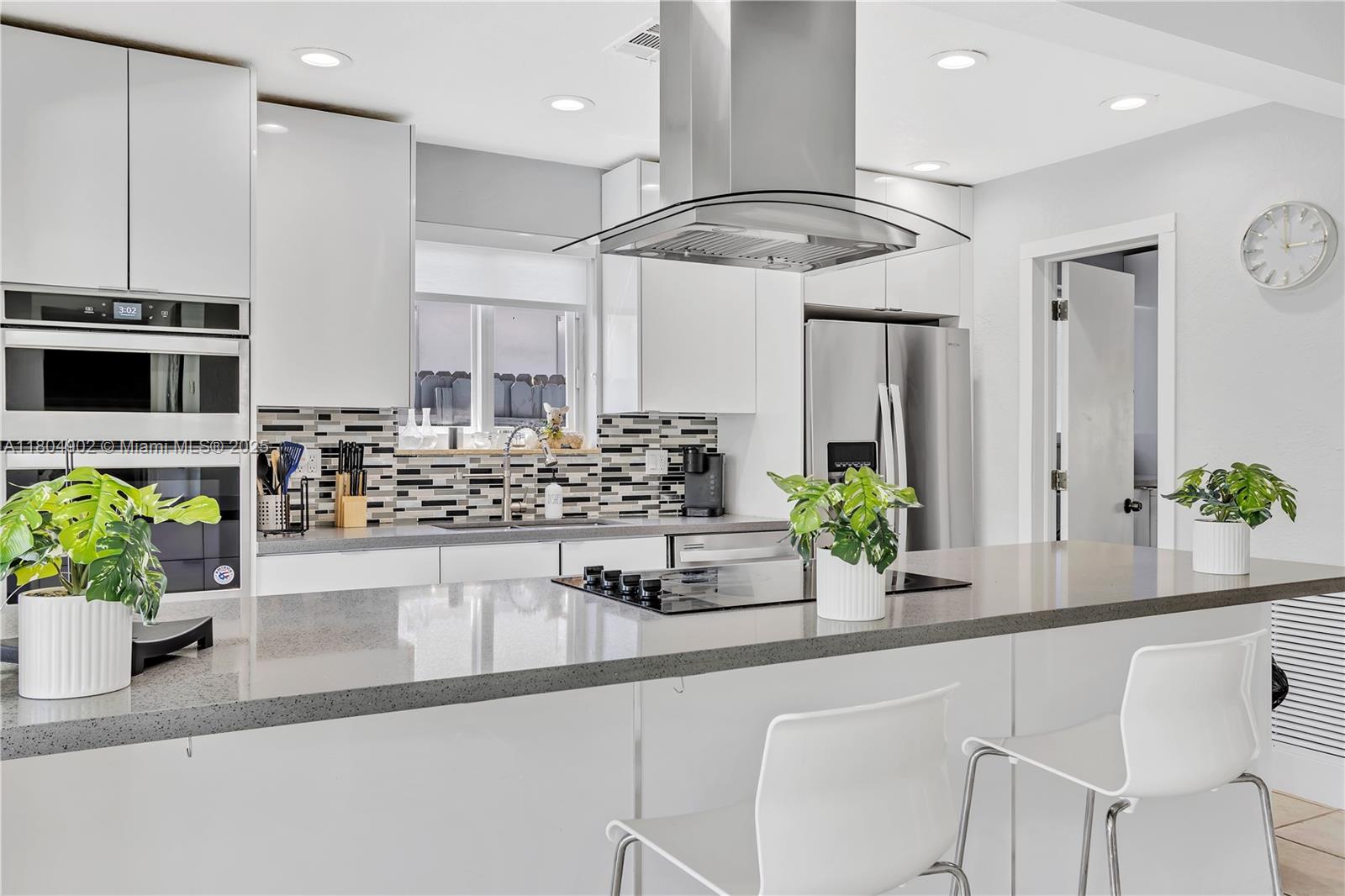 f3b61b38-5106 2828 Cleveland St, Hollywood FL 33020 — #A11804902