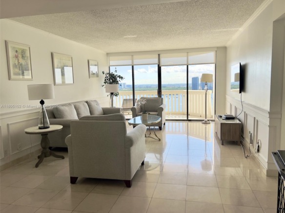 1000 W Island Blvd # 2412, Aventura FL 33160 — #A11805102