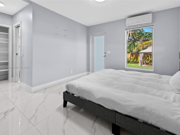 1025 Washington St, Hollywood FL 33019 — #A11805558
