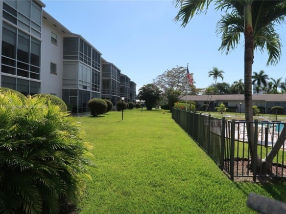 700 Layne Blvd # 112, Hallandale Beach FL 33009 — #A11805912