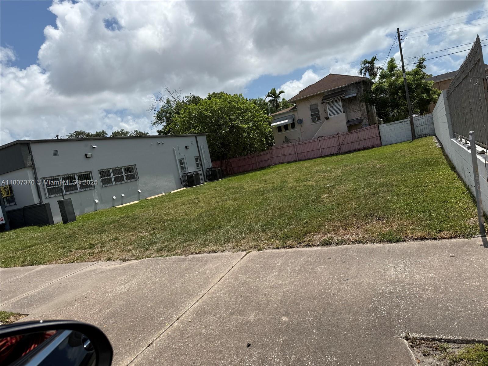 f3b61b38-5161 1959 SW 27th Ave, Miami FL 33145 — #A11807370