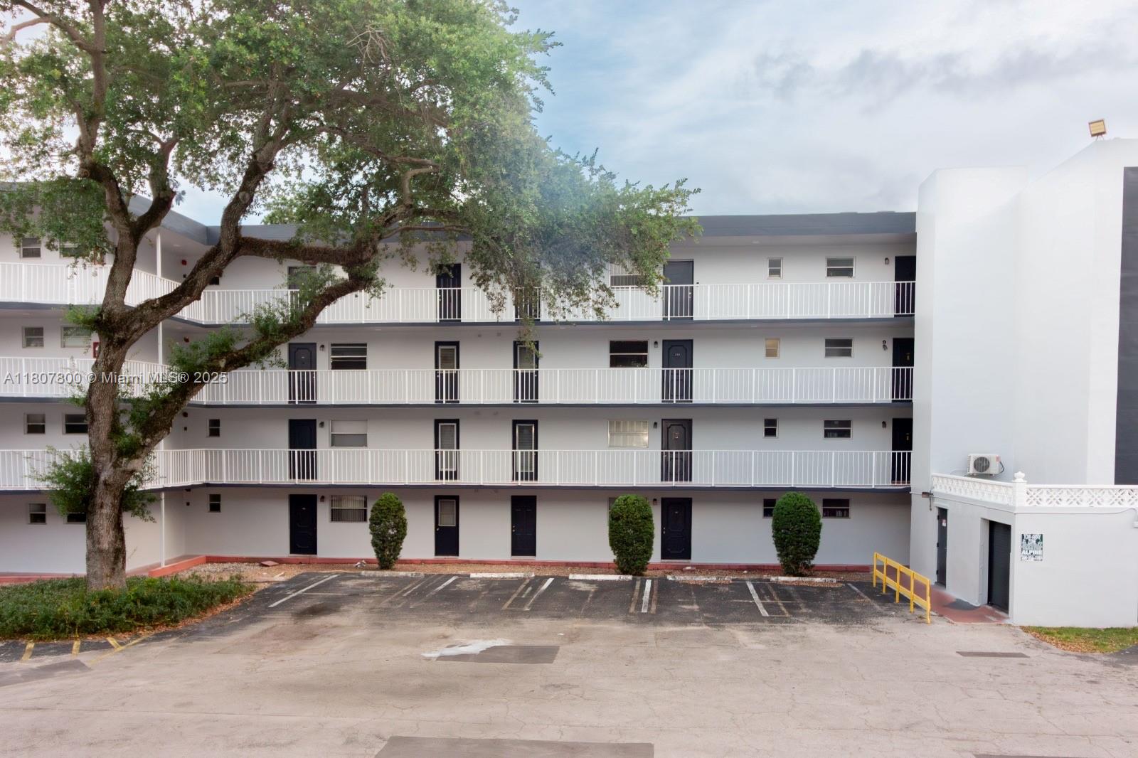 f3b61b38-5174 447 NE 195th St # 217, Miami FL 33179 — #A11807800