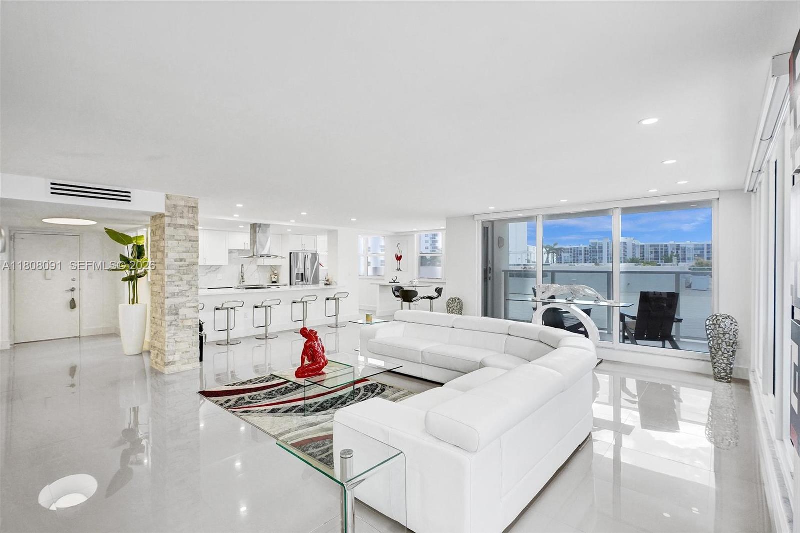 f3b61b38-5182 2751 S Ocean Dr # 301S, Hollywood FL 33019 — #A11808091