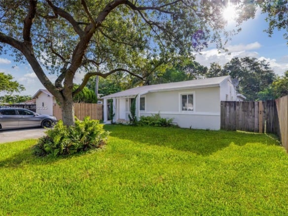 1304 NW 6th Ave, Fort Lauderdale FL 33311 — #A11808156