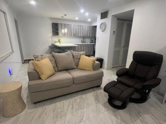 2145 Pierce St # 422, Hollywood FL 33020 — #A11808362