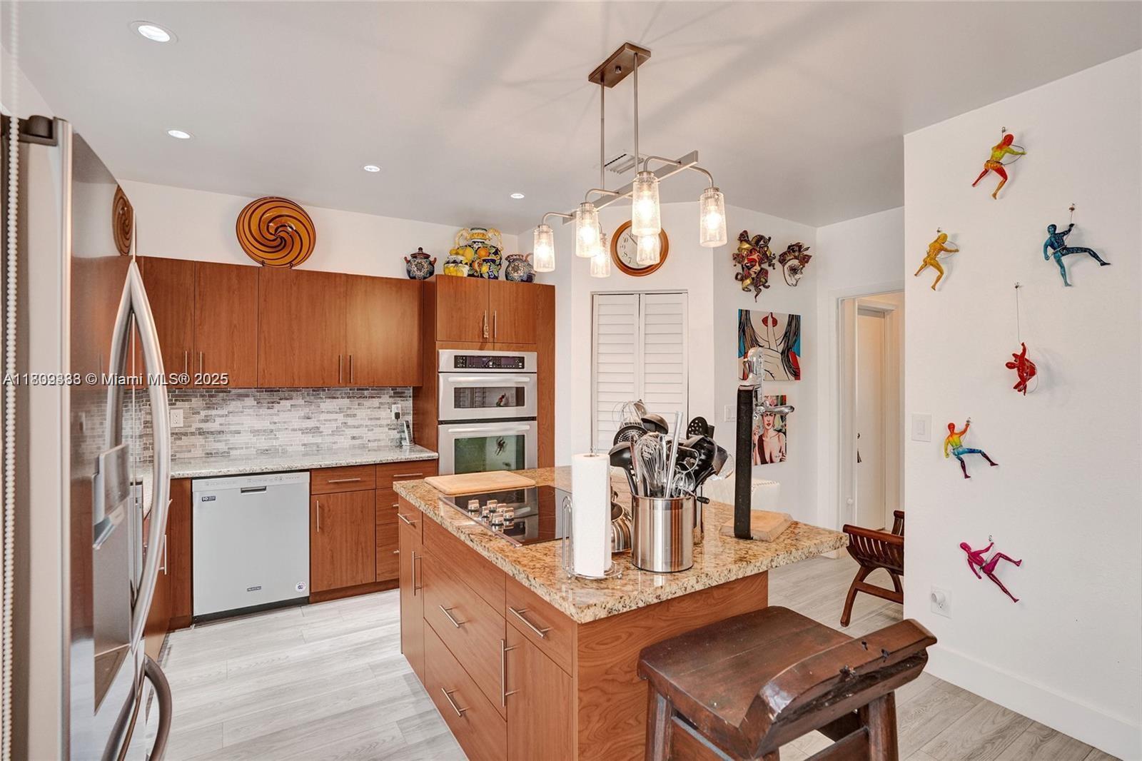 f3b61b38-5214 21388 Marina Cove Cir # G, Aventura FL 33180 — #A11809333