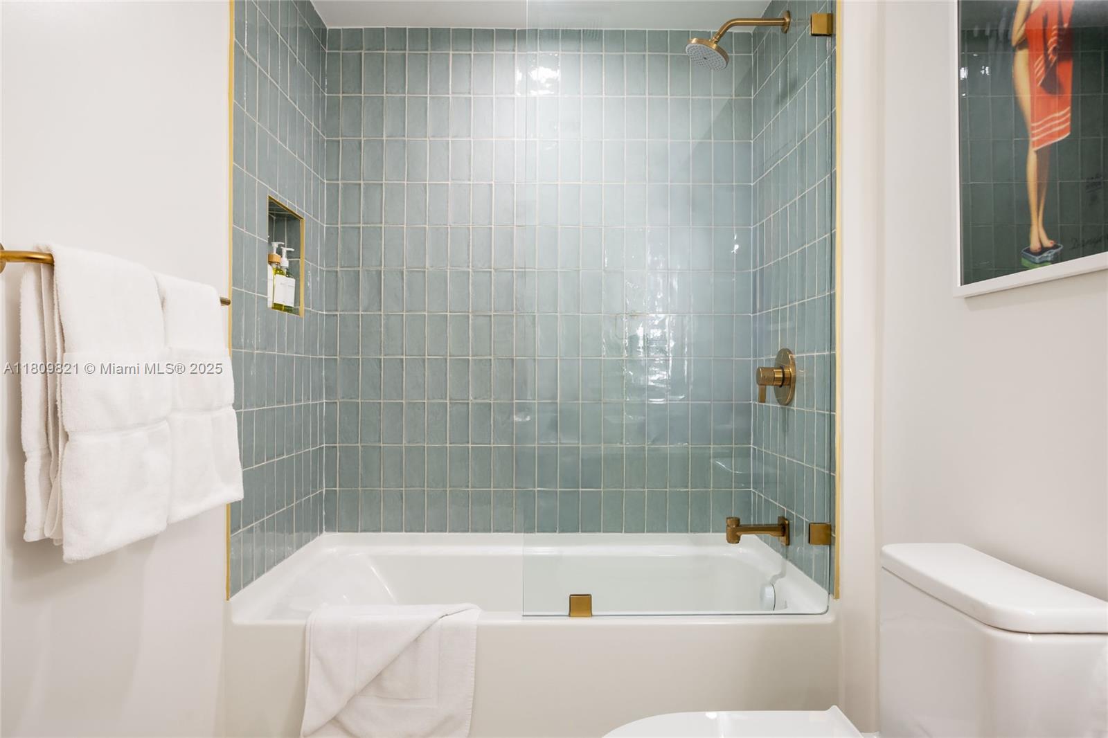 f3b61b38-5222 159 NE 6th St # 3001, Miami FL 33132 — #A11809821