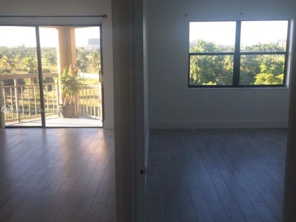 8290 Lake Dr # 527, Doral FL 33166 — #A11811261