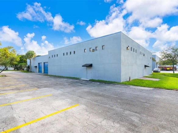 3541 NW 53rd St, Fort Lauderdale FL 33309 — #A11811345