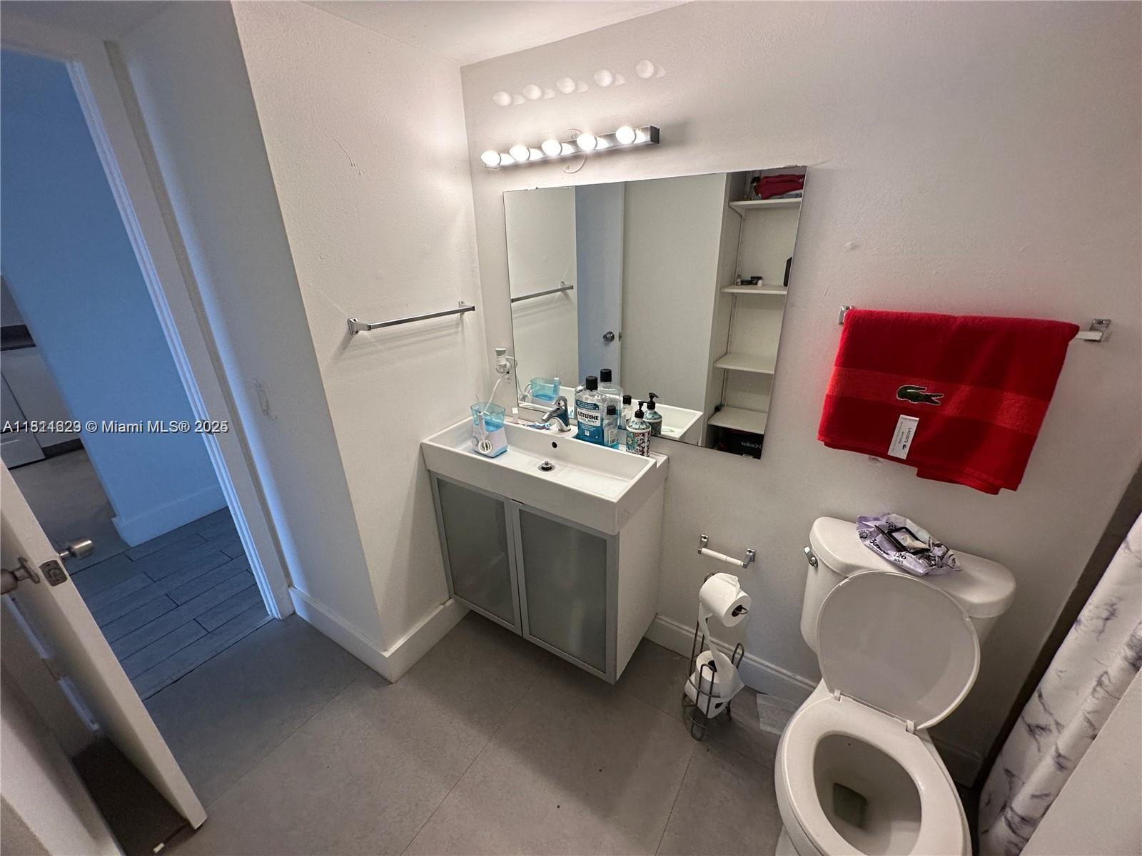 f3b61b38-5277 486 NW 165th St Rd # 303, Miami FL 33169 — #A11811629