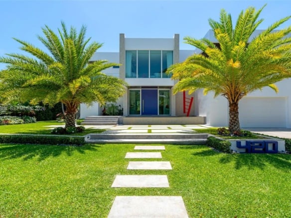 420 Island Dr, Key Biscayne FL 33149 — #A11812864
