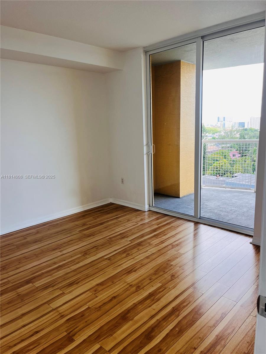 f3b61b38-5320 900 SW 8th St # 806, Miami FL 33130 — #A11814008
