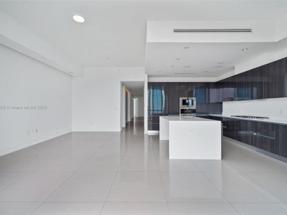 3250 NE 188th St, Aventura FL 33180 — #A11814935