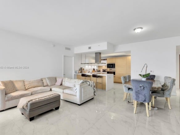 17301 Biscayne Blvd # 1404, North Miami FL 33160 — #A11691463
