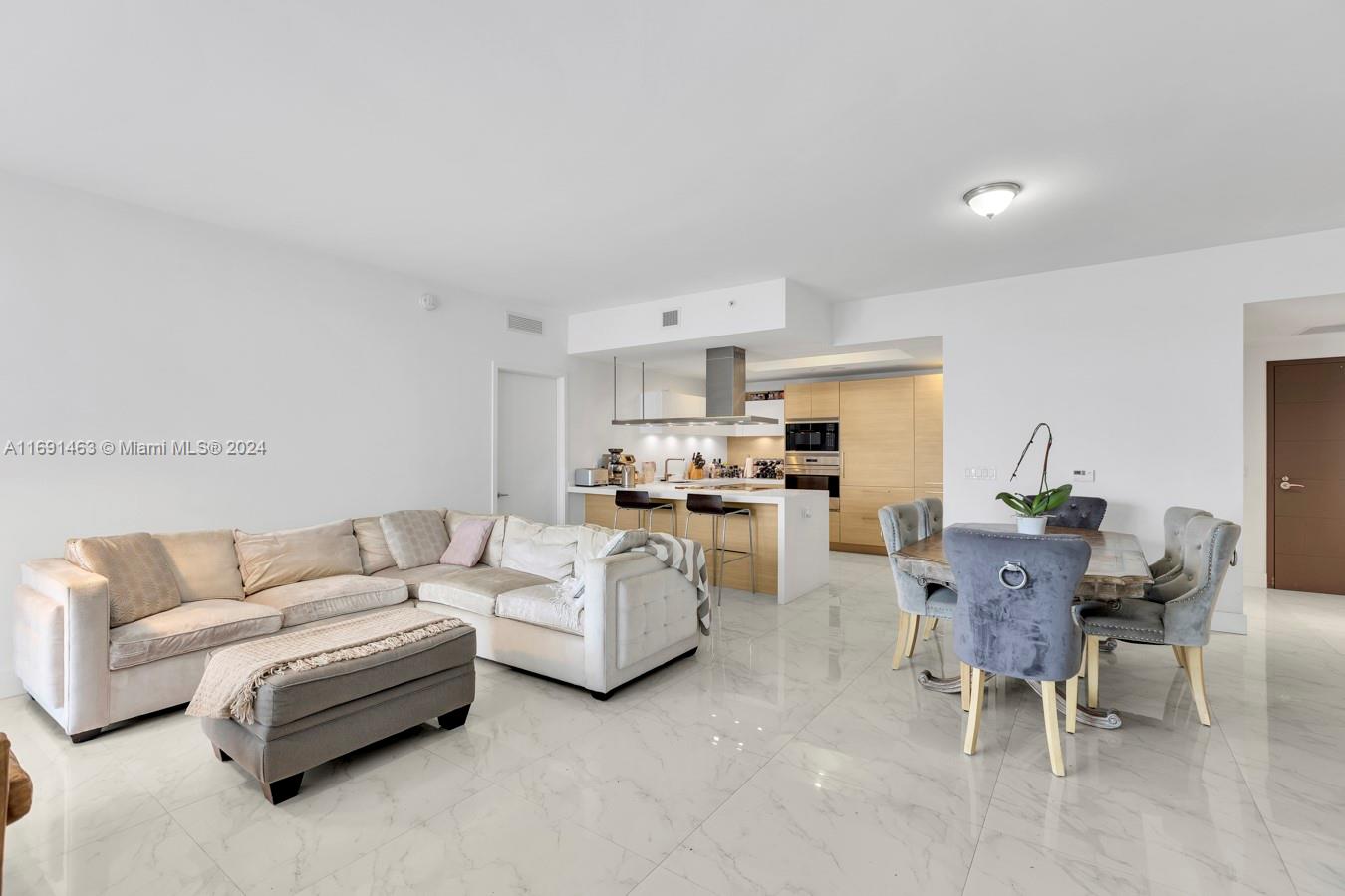 17301 Biscayne Blvd # 1404, North Miami FL 33160 — #A11691463