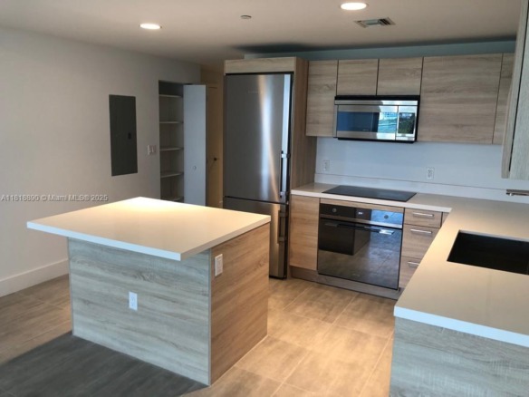 16385 Biscayne Blvd # 1005, North Miami Beach FL 33160 — #A11818890
