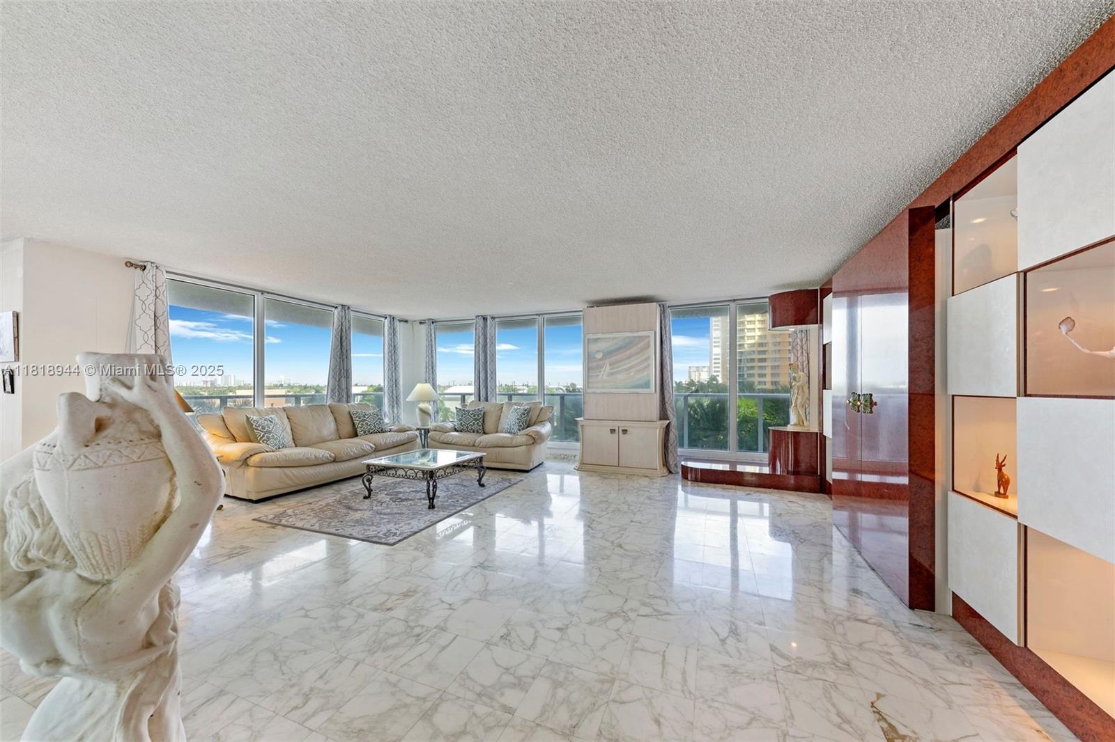 f3b61b38-5426 2751 S Ocean Dr # 501N, Hollywood FL 33019 — #A11818944