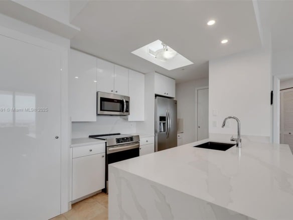 848 Brickell Key Dr # 1803, Miami FL 33131 — #A11819891