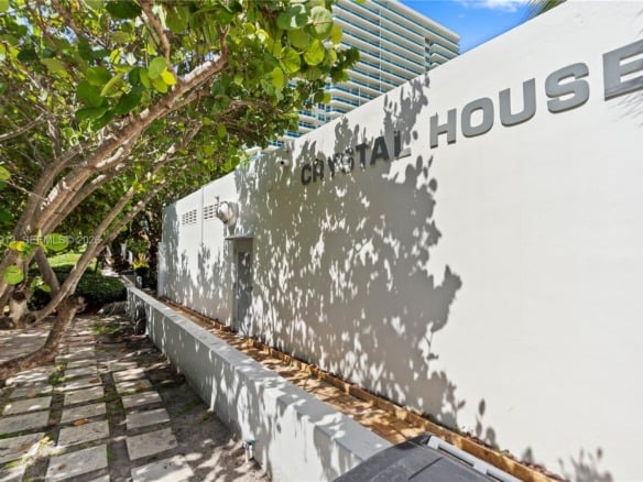 5055 Collins Ave # 14H, Miami Beach FL 33140 — #A11819913