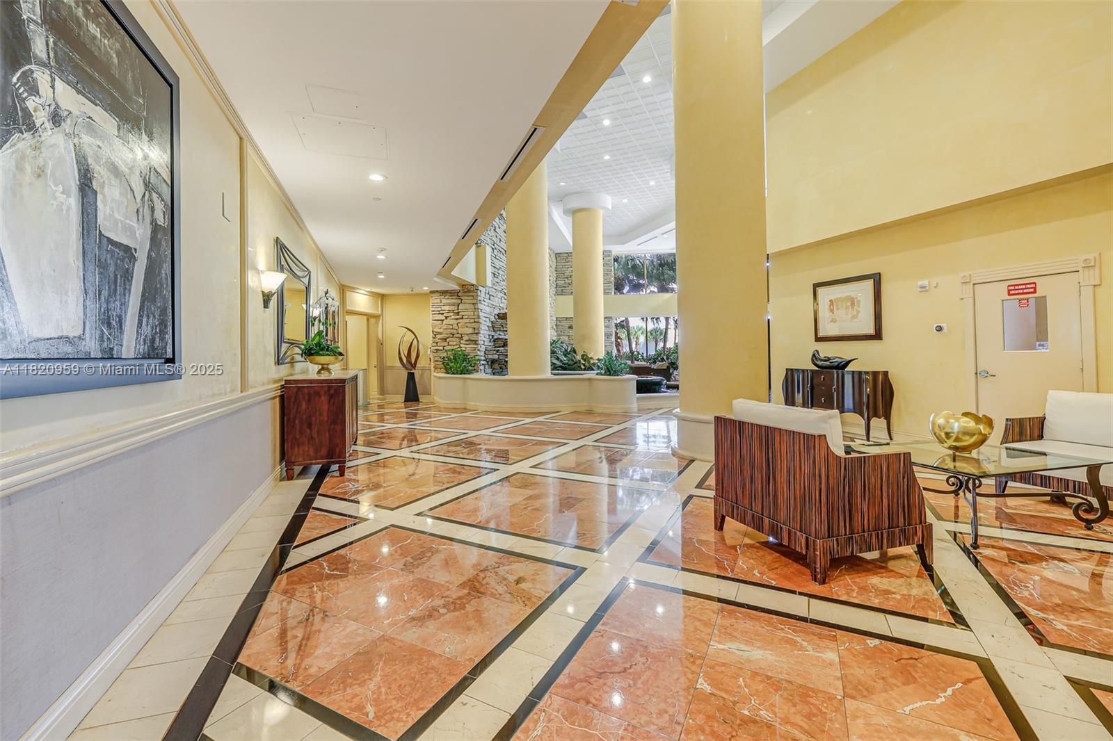 f3b61b38-5472 20281 E Country Club Dr # 1412, Aventura FL 33180 — #A11820959