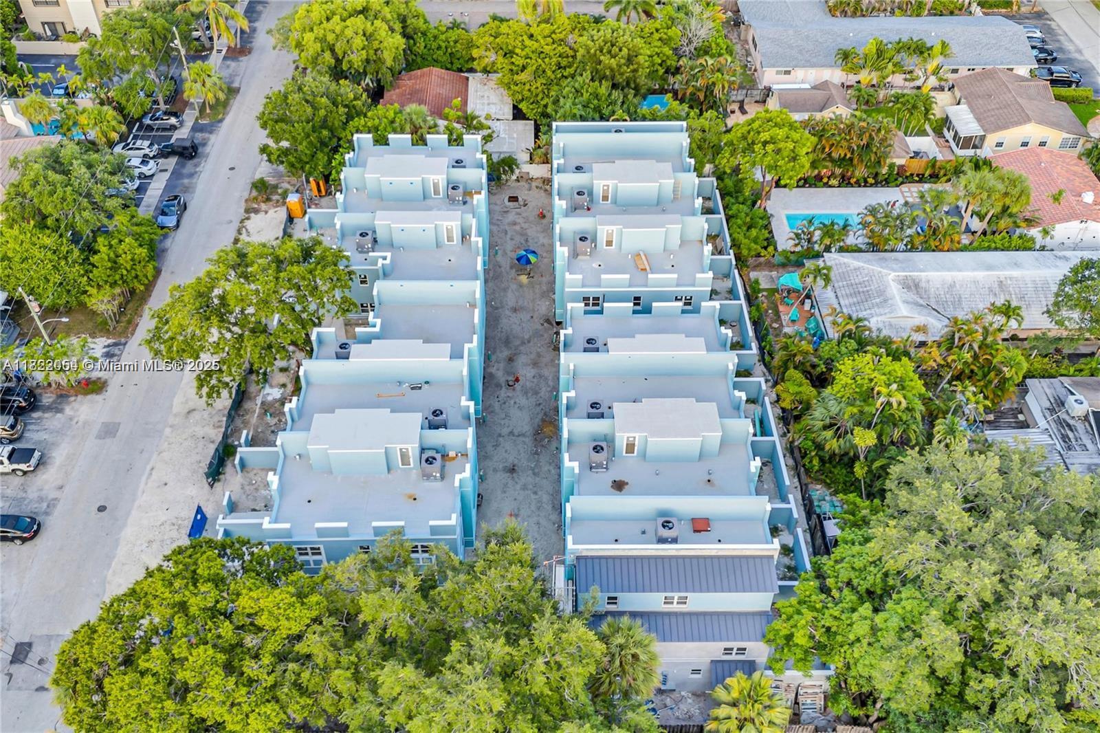 f3b61b38-5503 824 SE 12th Ct, Fort Lauderdale FL 33316 — #A11822054