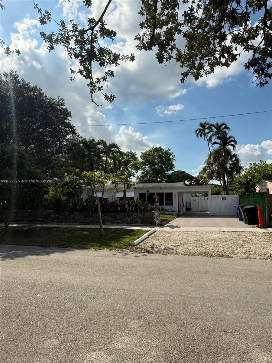 f3b61b38-5510 205 SW 21st Way, Fort Lauderdale FL 33312 — #A11822275