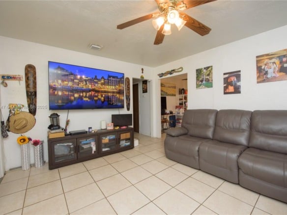 926 NW 3rd Ave, Homestead FL 33030 — #A11823147