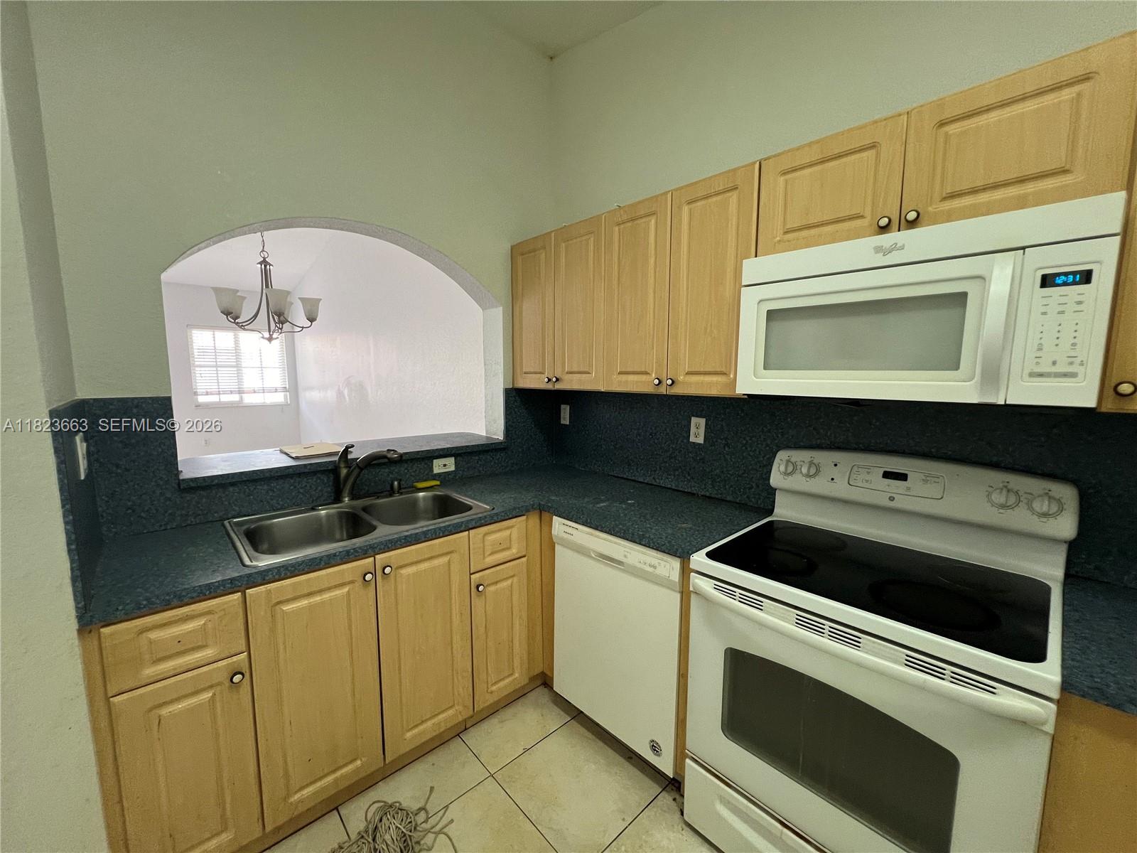 f3b61b38-5545 1250 SE 28th Ct # 203, Homestead FL 33035 — #A11823663